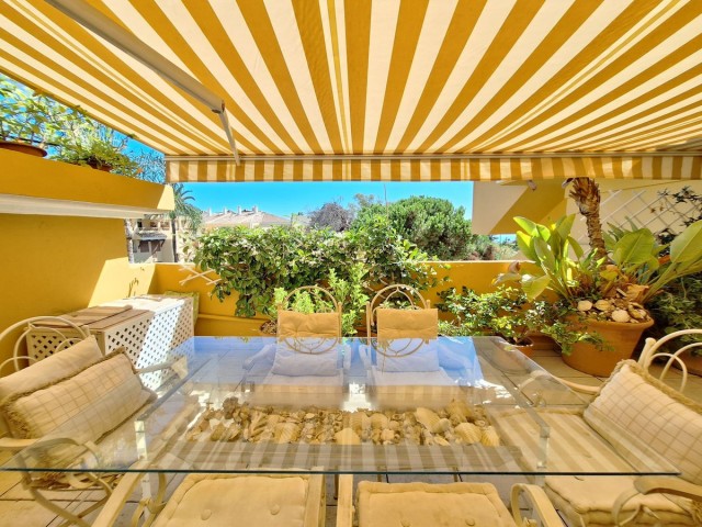 2 Bedrooms Apartment in Elviria