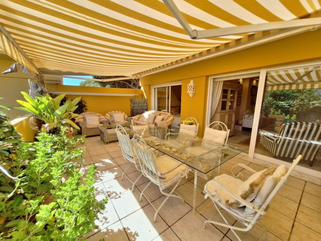 2 Bedrooms Apartment in Elviria