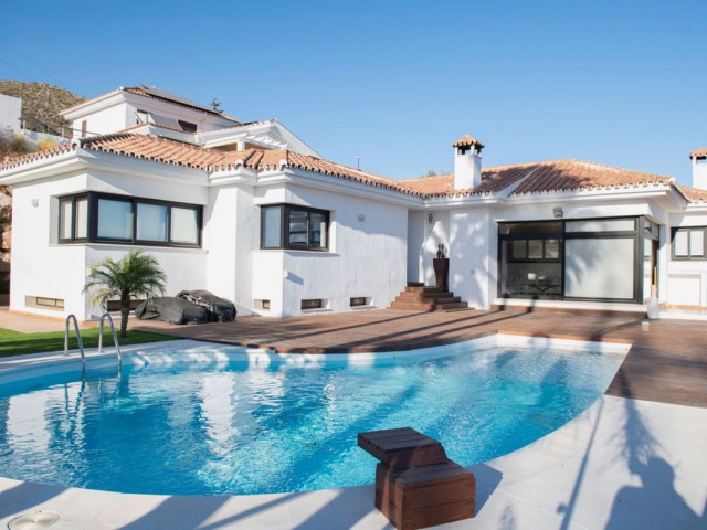 Villa avec 4 Chambres  à Benalmadena