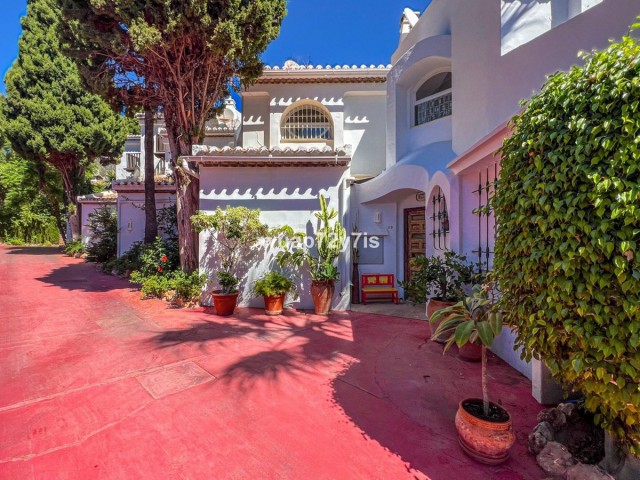 4 Bedrooms Townhouse in Sierra Blanca