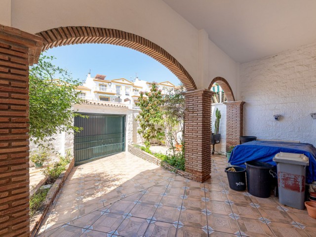 4 Bedrooms Townhouse in Benalmadena