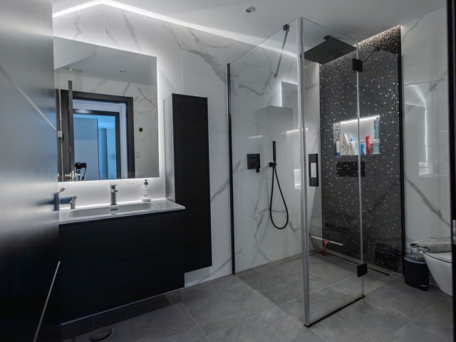 4 Makuuhuoneen Rivitalo Nueva Andalucía