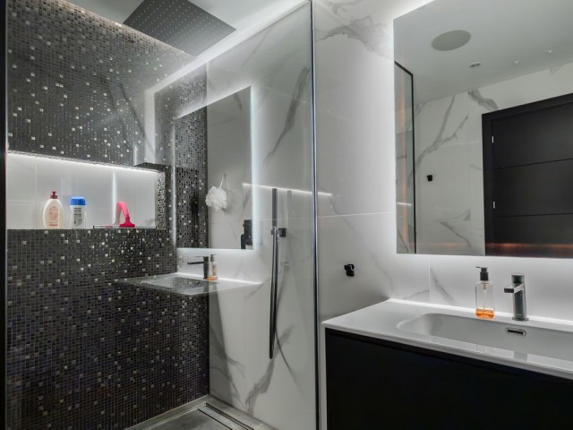 4 Makuuhuoneen Rivitalo Nueva Andalucía