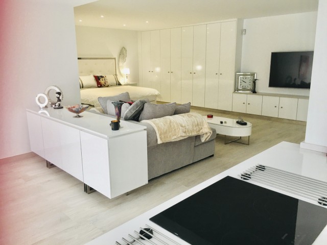 5 Soveroms Villa i Estepona