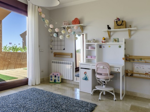 4 Bedrooms Townhouse in Benahavís