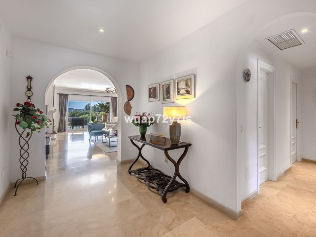 2 Sovrums Lägenhet i Estepona