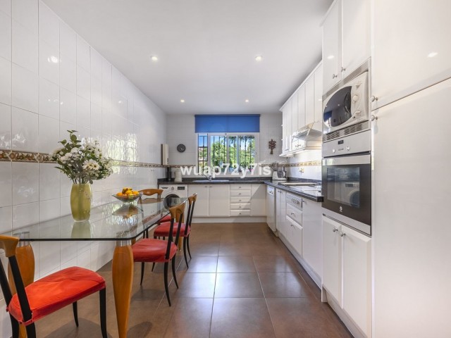 2 Sovrums Lägenhet i Estepona