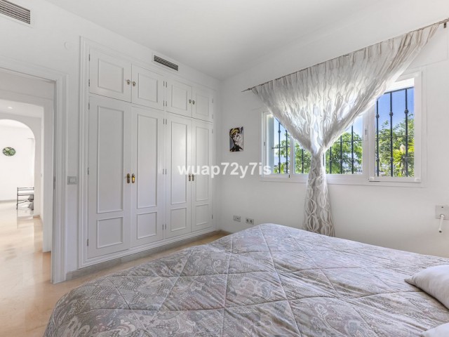 2 Sovrums Lägenhet i Estepona