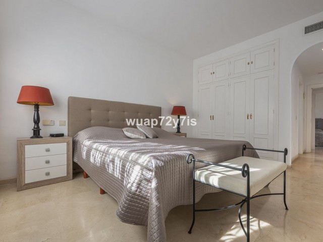2 Sovrums Lägenhet i Estepona