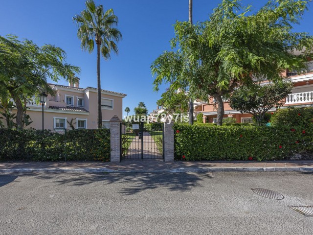 2 Sovrums Lägenhet i Estepona