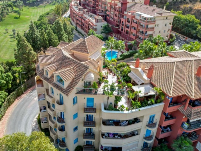 Apartamento con 5 Dormitorios  en Torrequebrada