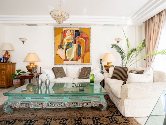 Appartement avec 5 Chambres  à Torrequebrada