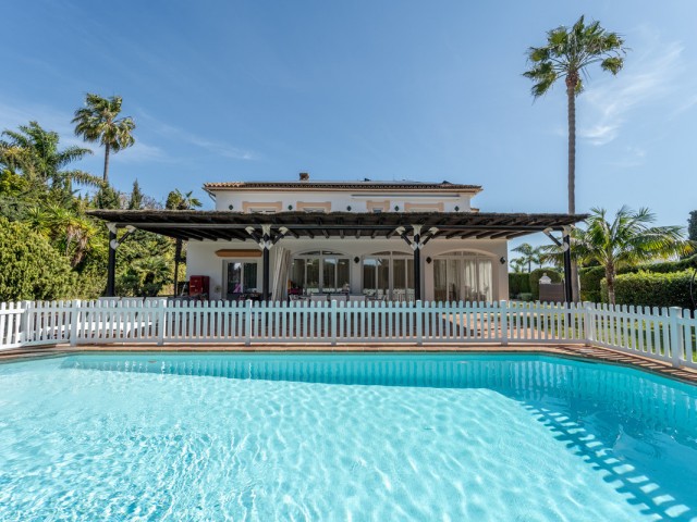 7 Slaapkamer Villa in Guadalmina Baja