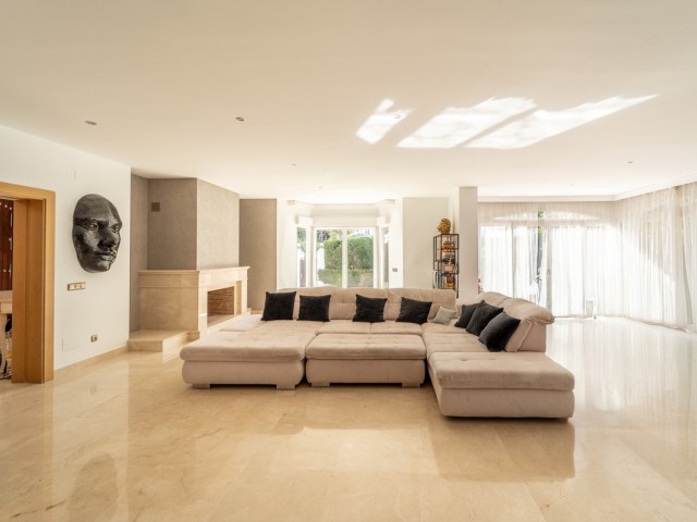 7 Slaapkamer Villa in Guadalmina Baja