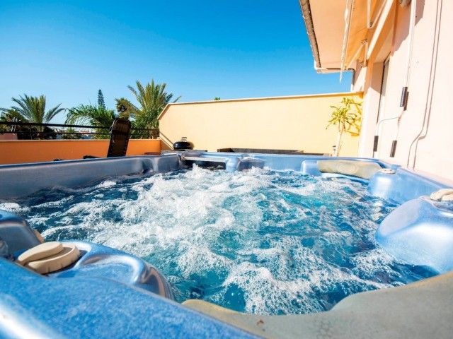 Penthouse avec 2 Chambres  à Marbella