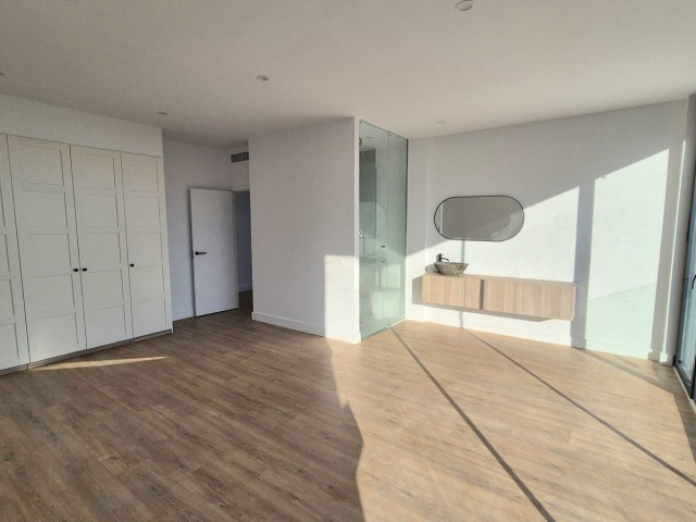 Villa con 3 Dormitorios  en Cerros del Aguila