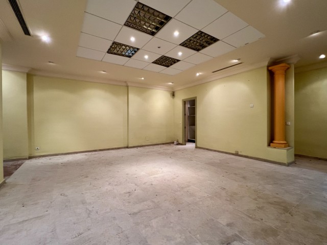 Commercieel in Guadalmina Alta