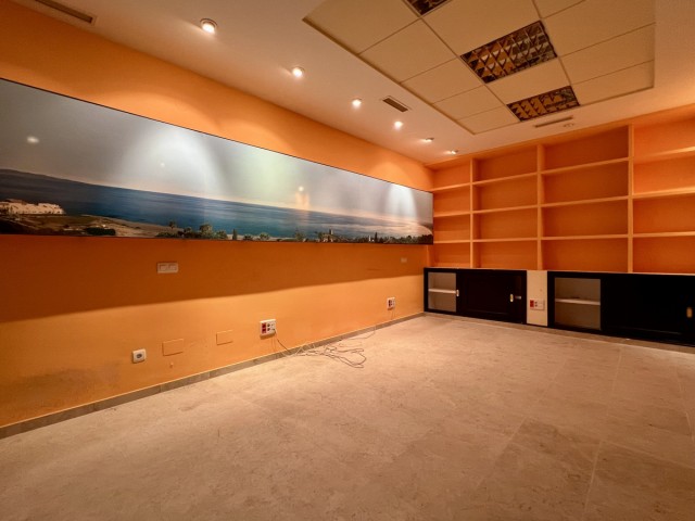 Commercieel in Guadalmina Alta