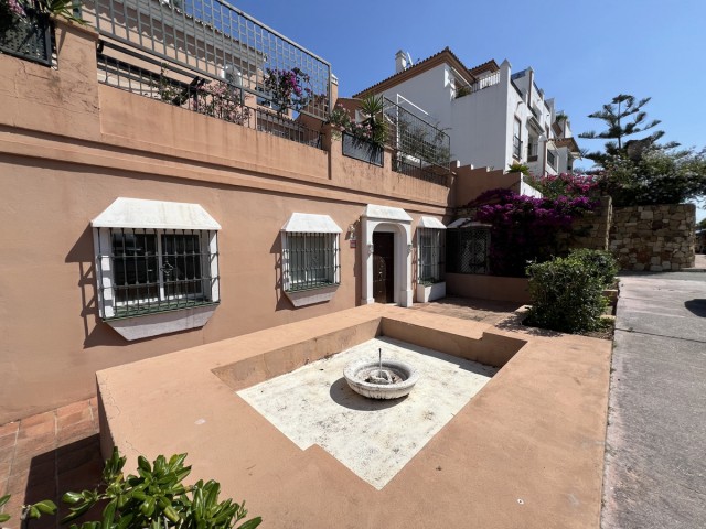 Commercial in Guadalmina Alta