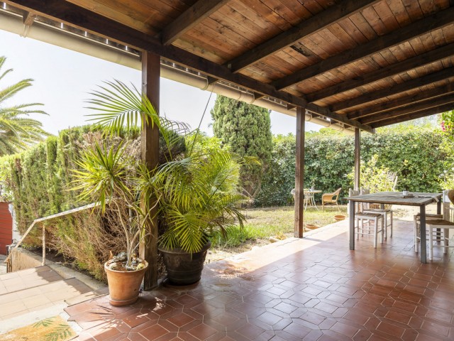 Villa con 3 Dormitorios  en Cerros del Aguila