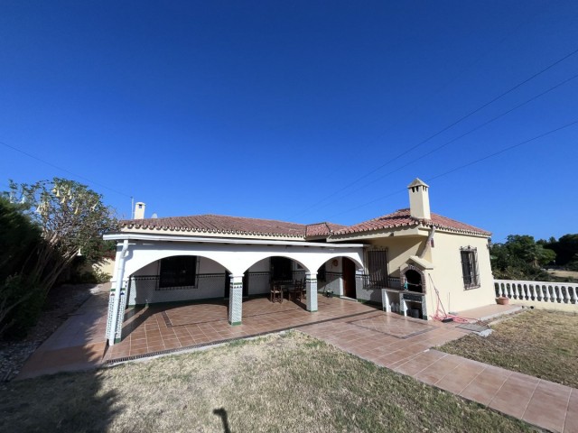 5 Soveroms Villa i Estepona