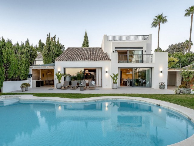 4 Bedrooms Villa in Nueva Andalucía