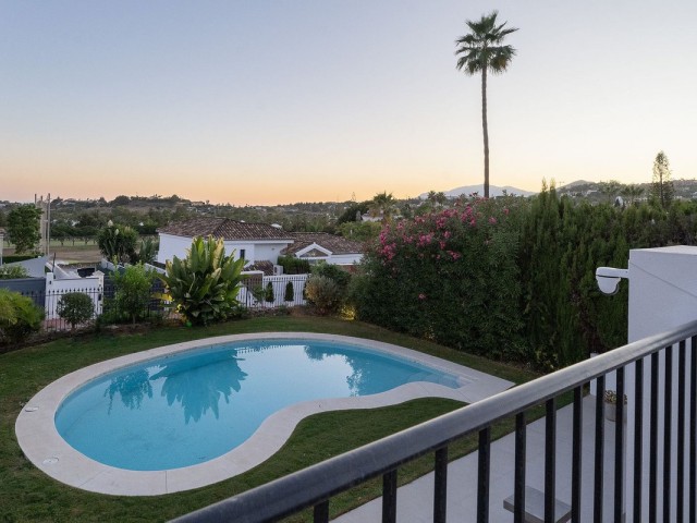 4 Bedrooms Villa in Nueva Andalucía