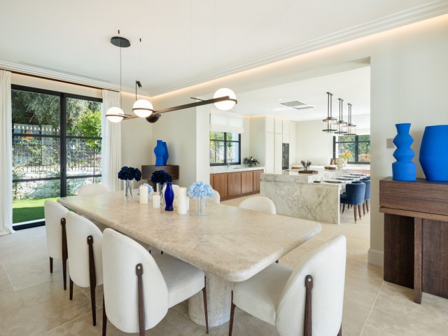 6 Bedrooms Villa in The Golden Mile