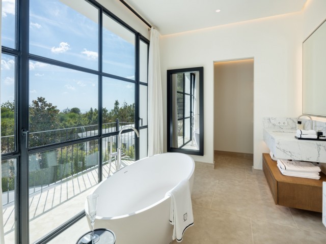 6 Bedrooms Villa in The Golden Mile