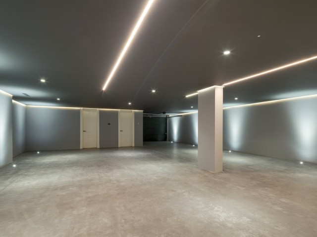 6 Bedrooms Villa in The Golden Mile