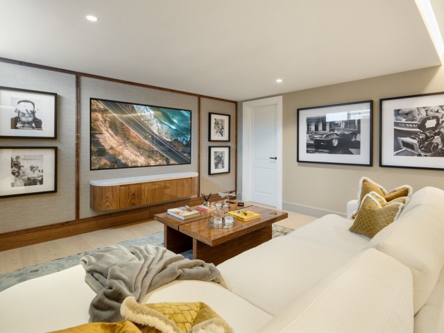 6 Bedrooms Villa in The Golden Mile