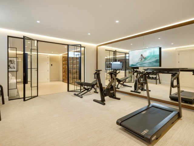 6 Bedrooms Villa in The Golden Mile