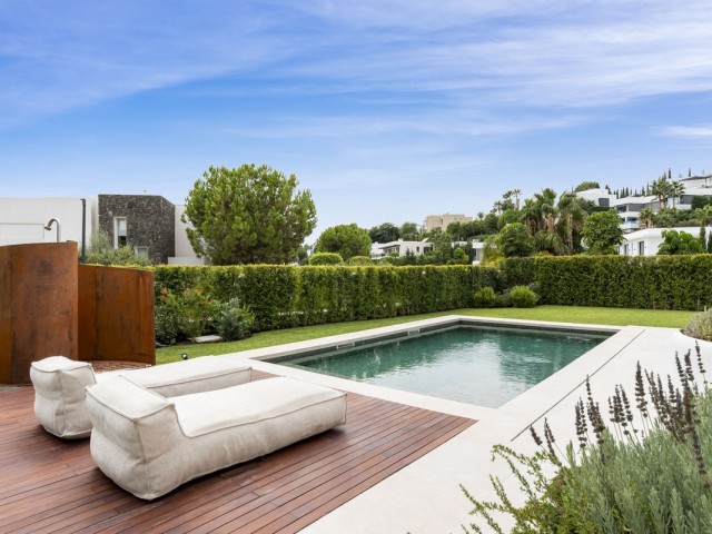 Villa con 4 Dormitorios  en Benahavís