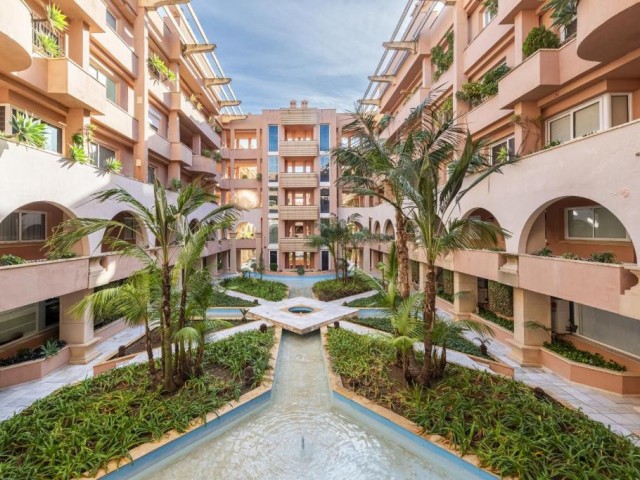 2 Bedrooms Apartment in Nueva Andalucía