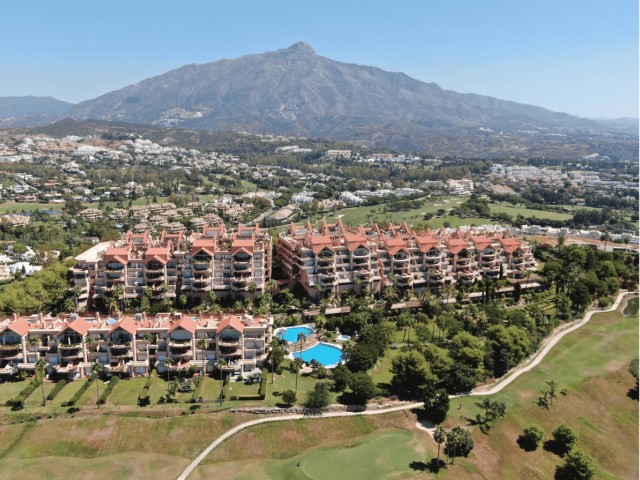 2 Bedrooms Apartment in Nueva Andalucía