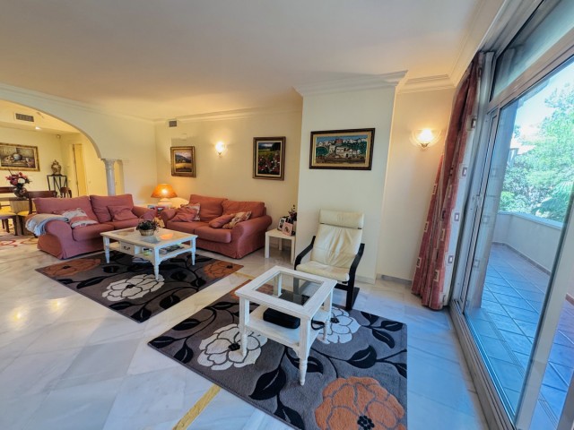 2 Bedrooms Apartment in Nueva Andalucía