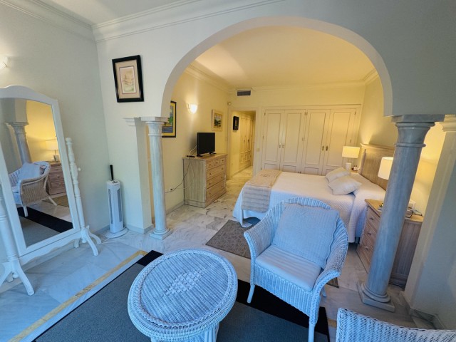2 Bedrooms Apartment in Nueva Andalucía