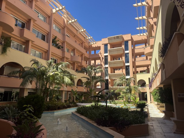 2 Bedrooms Apartment in Nueva Andalucía