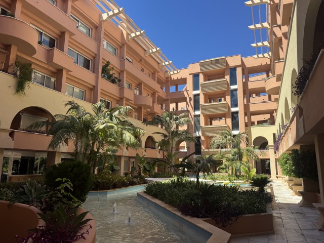 2 Bedrooms Apartment in Nueva Andalucía