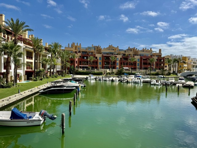 3 Bedrooms Apartment in Sotogrande Puerto