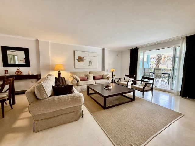 3 Bedrooms Apartment in Sotogrande Puerto