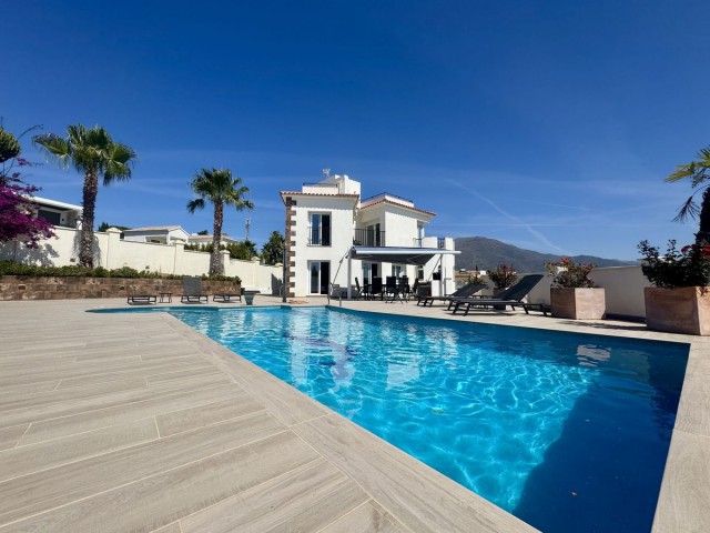 4 Sovrums Villa i Estepona
