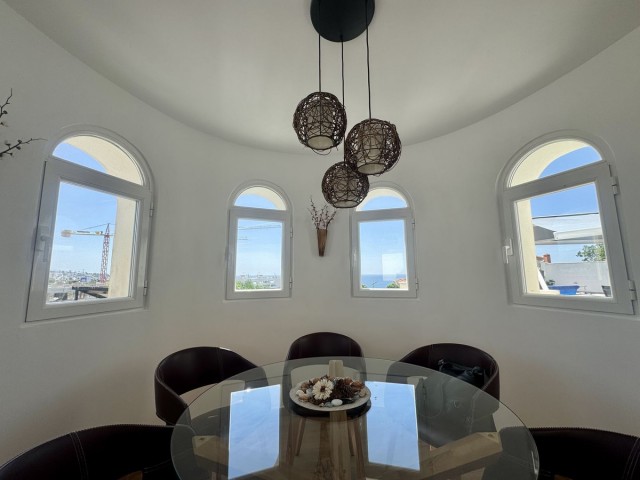 4 Sovrums Villa i Estepona