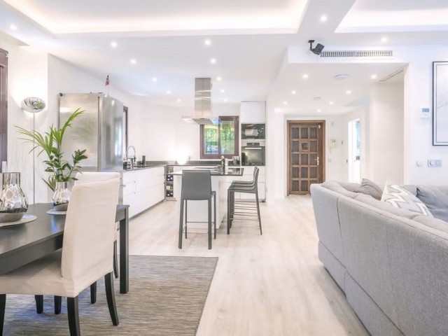 4 Bedrooms Villa in The Golden Mile