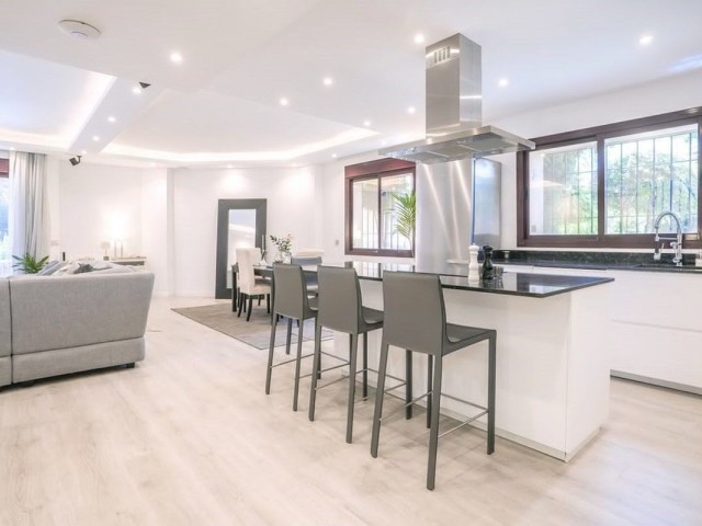 4 Bedrooms Villa in The Golden Mile