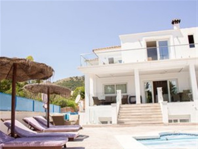 Villa avec 6 Chambres  à Benalmadena Costa