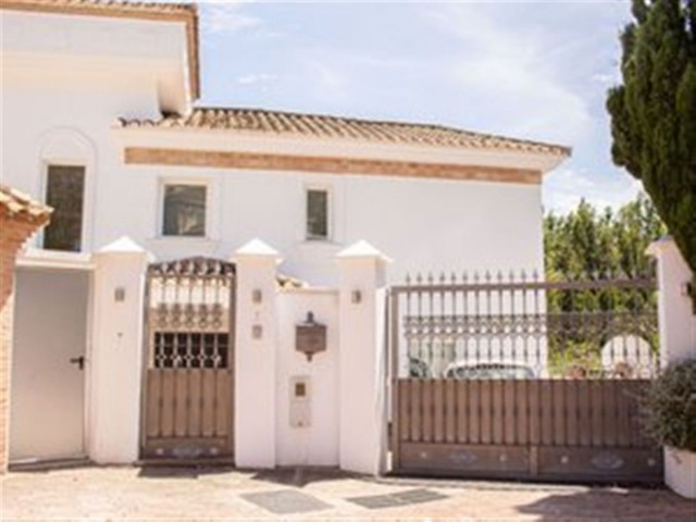 Villa avec 6 Chambres  à Benalmadena Costa