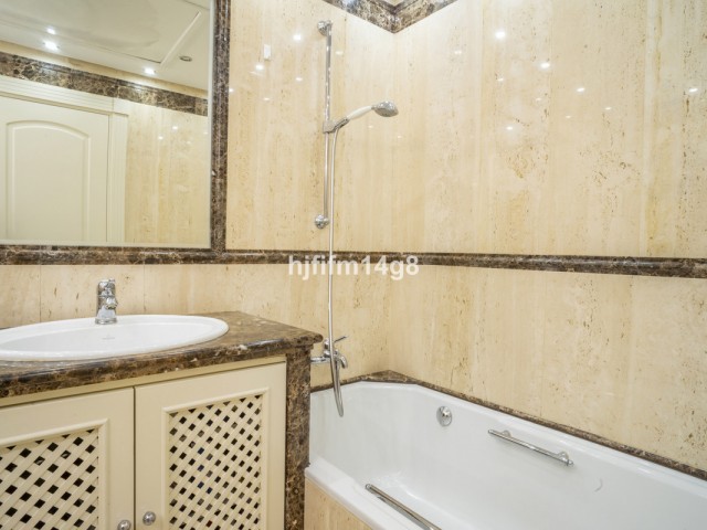 2 Bedrooms Apartment in Puerto Banús
