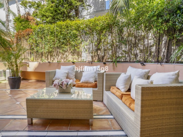 2 Bedrooms Apartment in Puerto Banús