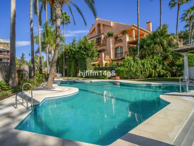 2 Bedrooms Apartment in Puerto Banús